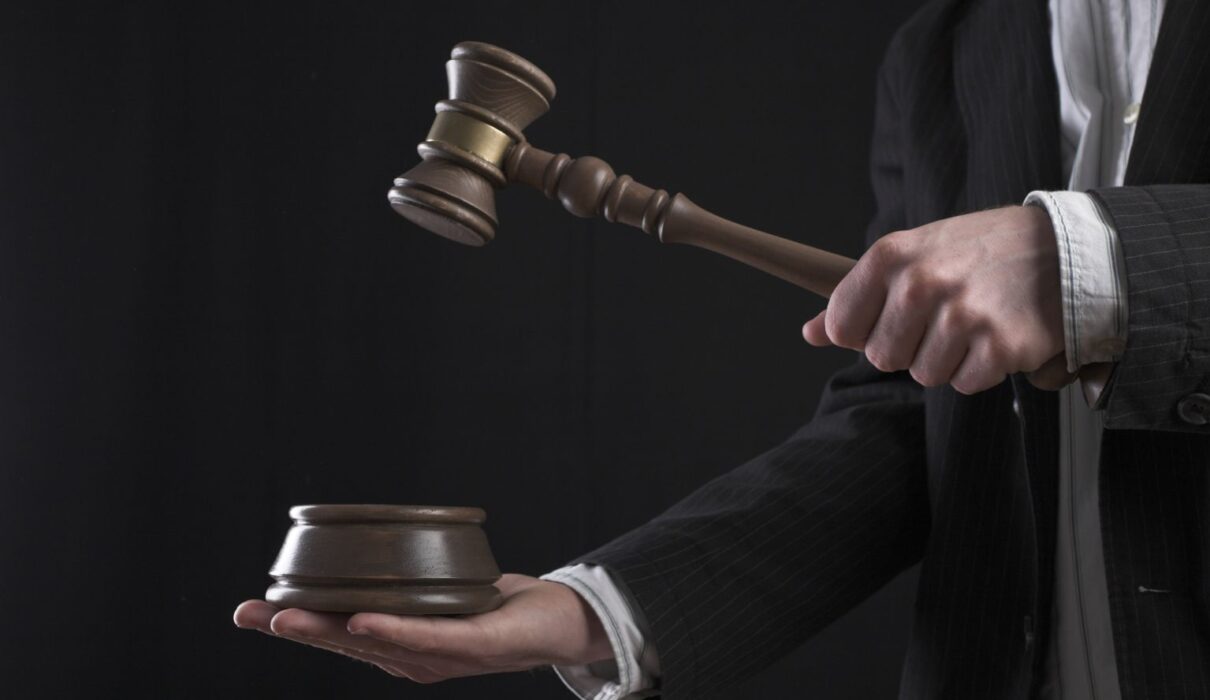 Illustration representing the Blinglelawsuit, featuring legal documents, a judge's gavel, courthouse elements, and litigation-related graphics.
