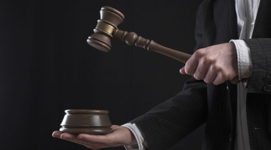 Illustration representing the Blinglelawsuit, featuring legal documents, a judge's gavel, courthouse elements, and litigation-related graphics.