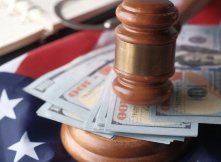 Illustration representing the Torrid discount class action settlement, featuring shopping tags, sale signs, legal documents, and a courthouse symbolizing consumer protection and retail pricing litigation.