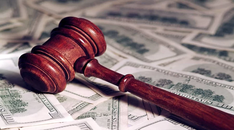 Lisa Barlow lawsuit, representing legal proceedings and court-related developments involving the reality television personality.