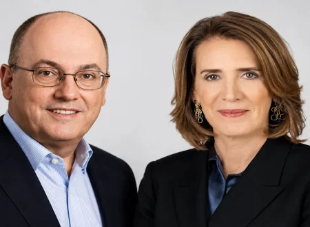 Steve Cohen and Ruth Porat net worth and earnings comparison graphic