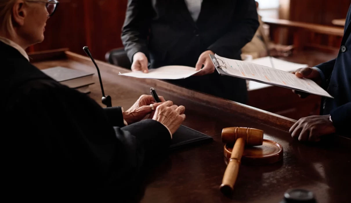 CNLawBlog homepage showing legal and lifestyle article categories
