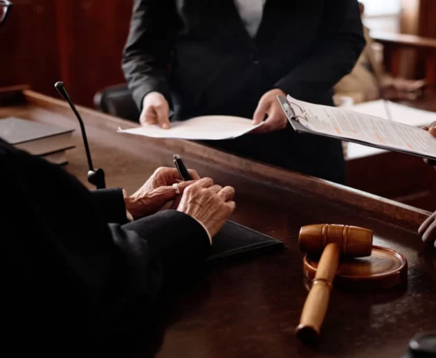 CNLawBlog homepage showing legal and lifestyle article categories