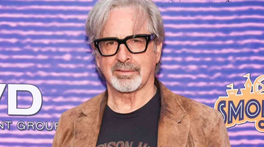 Robert Carradine portrait illustrating an article about robert carradine cause of death.