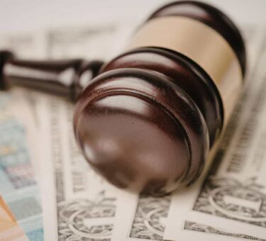 100 Day Dream Home Lawsuit involving legal claims and homeowner concerns.