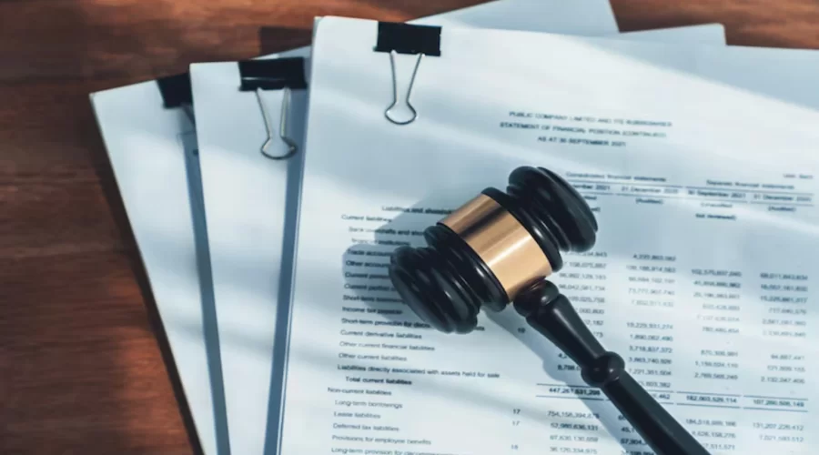 Gavel and law books representing the University of Metaphysical Sciences lawsuit update